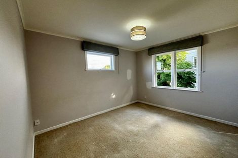 Photo of property in 28a Old Lake Road, Narrow Neck, Auckland, 0624