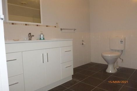 Photo of property in 19 Stephen Avenue, Henderson, Auckland, 0610