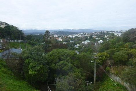 Photo of property in 2b Garden Road, Northland, Wellington, 6012