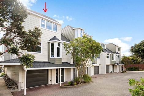 Photo of property in 11 Lawson Place, Mount Victoria, Wellington, 6011