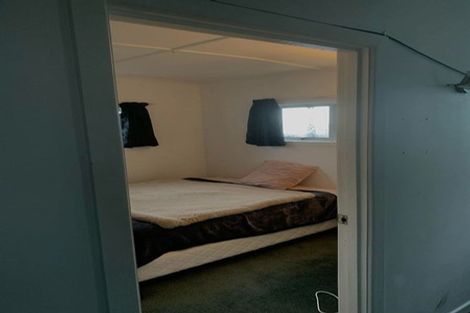 Photo of property in 2/119 Carlisle Road, Northcross, Auckland, 0632