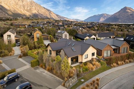 Photo of property in 2 Appin Court, Jacks Point, Queenstown, 9371