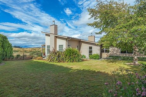 Photo of property in 38 Oram Drive, Turitea, Palmerston North, 4472
