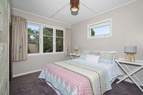 Photo of property in 298 Shakespeare Street, Leamington, Cambridge, 3432