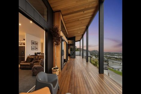 Photo of property in 8 Whio Place, Waikanae, 5036