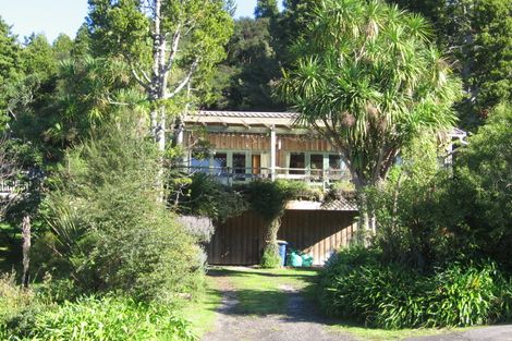 Photo of property in 157 Laingholm Drive, Laingholm, Auckland, 0604