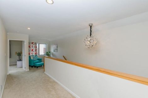 Photo of property in 30 Sohlue Place, Oteha, Auckland, 0632