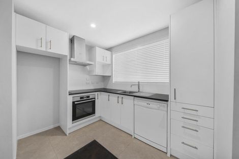 Photo of property in 15/11 Ray Small Drive, Papakura, 2110