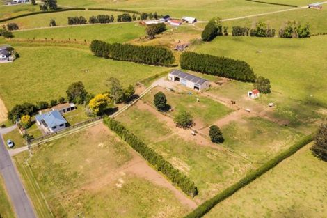 Photo of property in 323 Hunter Road, Eltham, Hawera, 4673