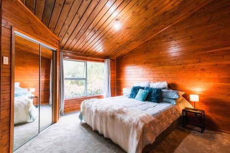 Photo of property in 16 Woodlands Crescent, Browns Bay, Auckland, 0630