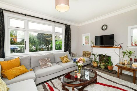 Photo of property in 10 Hardie Street, Hokowhitu, Palmerston North, 4410