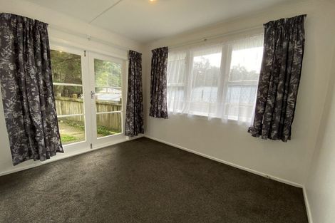 Photo of property in 19 Shackleton Grove, Stokes Valley, Lower Hutt, 5019