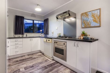 Photo of property in 8 Finn Place, Titahi Bay, Porirua, 5022