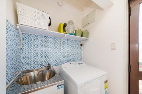 Photo of property in 18a Montrose Place, Takaro, Palmerston North, 4412