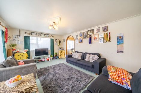 Photo of property in 39 Beaumaris Crescent, Ascot Park, Porirua, 5024