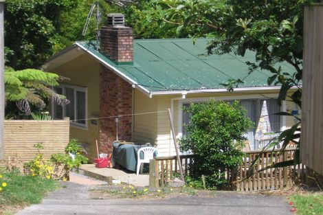 Photo of property in 8 Cronin Place, Beach Haven, Auckland, 0626