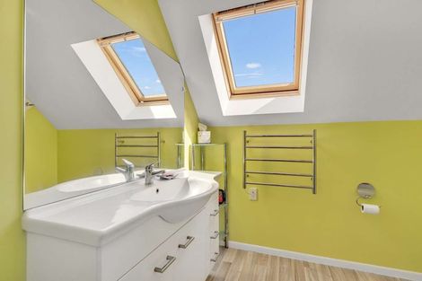 Photo of property in 26 Aquarius Drive, Kawaha Point, Rotorua, 3010