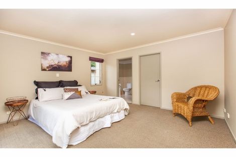 Photo of property in 18 Roderick Place, Rototuna, Hamilton, 3210