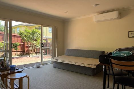 Photo of property in 9 Ballyroney Place, East Tamaki, Auckland, 2013