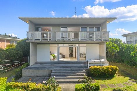 Photo of property in 10a Jaemont Avenue, Te Atatu South, Auckland, 0610