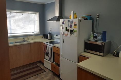 Photo of property in 2/13 Bunnythorpe Road, Papakura, 2110