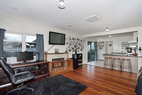 Photo of property in 64 Phillips Street, Sanson, 4817