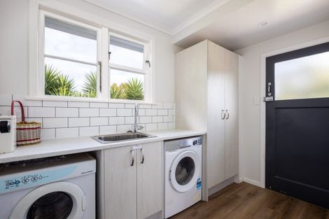 Photo of property in 5 Camden Street, Vogeltown, New Plymouth, 4310