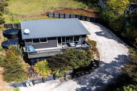 Photo of property in 33 Whaanga Road, Raglan, 3297