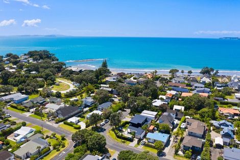 Photo of property in 52 Walton Street, Red Beach, 0932