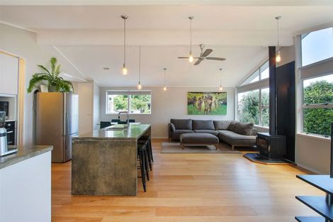 Photo of property in 11 Taihiki Road, Clarks Beach, 2122