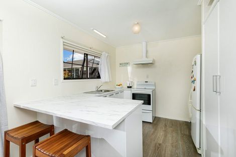 Photo of property in 8/248 Great North Road, Henderson, Auckland, 0612