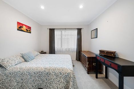 Photo of property in 3 Bezar Place, Flat Bush, Auckland, 2016