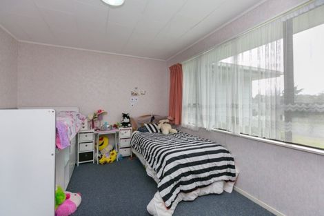 Photo of property in 12 Winstone Place, Highlands Park, New Plymouth, 4312