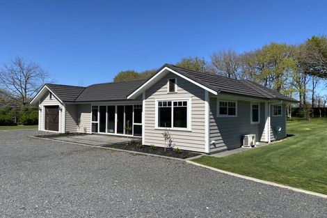 Photo of property in 3 Royal Oaks Lane, Newstead, Hamilton, 3286