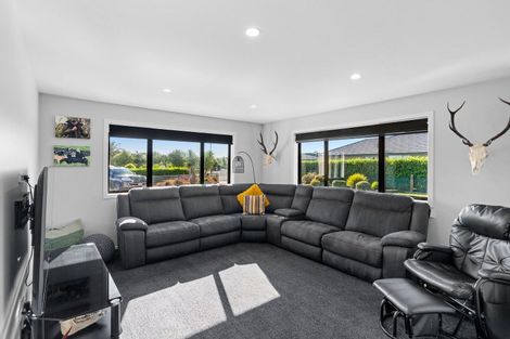 Photo of property in 12 Corbin Court, Ohau, Levin, 5570