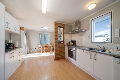 Photo of property in 8 Coniston Avenue, Te Atatu South, Auckland, 0610