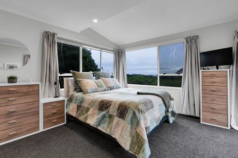 Photo of property in 9 Bronte Place, Whalers Gate, New Plymouth, 4310