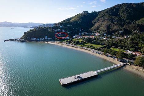 Photo of property in 13a Ferry Road, Days Bay, Lower Hutt, 5013