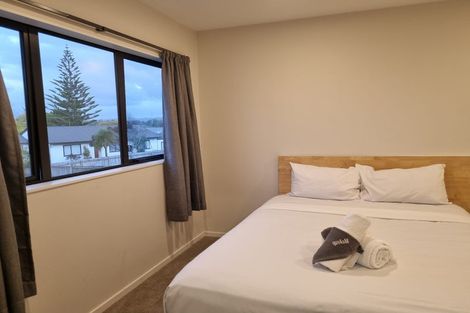 Photo of property in 49b Riverton Drive, Randwick Park, Auckland, 2105