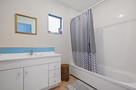 Photo of property in 70 Wishart Road, Helensville, 0800