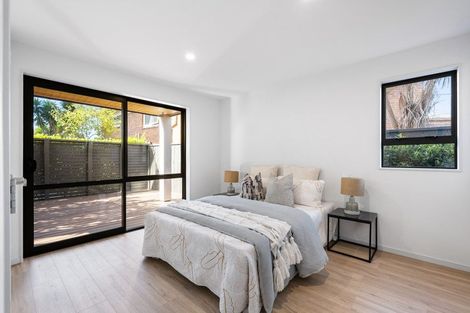 Photo of property in 4d Fowler Street, Northcote, Auckland, 0627