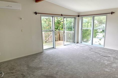 Photo of property in 98 Awaroa Road, Sunnyvale, Auckland, 0612