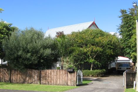 Photo of property in 10 Compass Place, Te Atatu Peninsula, Auckland, 0610