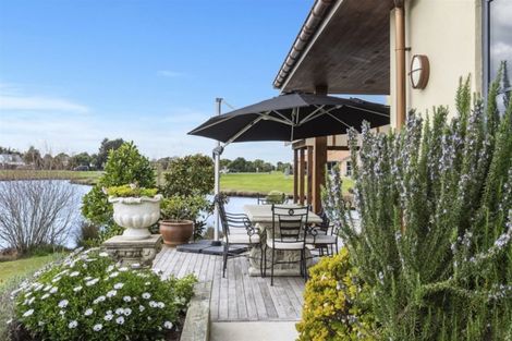 Photo of property in 166 Oriental Parade, Papamoa Beach, Papamoa, 3118