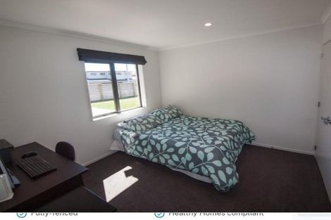 Photo of property in 212 Mark Avenue, Grenada Village, Wellington, 6037