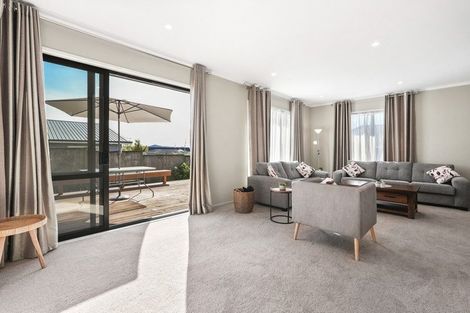 Photo of property in 2 Makaka Lane, Silverdale, 0932