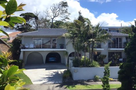 Photo of property in 8 Makepiece Place, Chatswood, Auckland, 0626