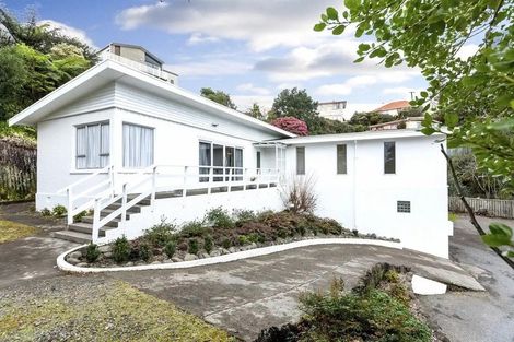 Photo of property in 13a Seaview Road, Marfell, New Plymouth, 4310