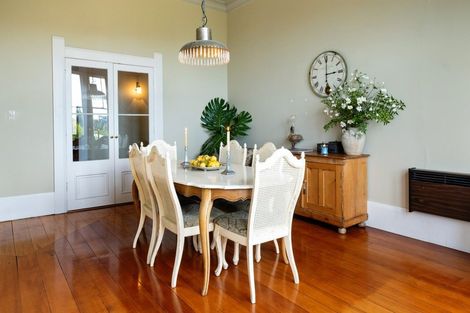 Photo of property in 16 Sealy Road, Bluff Hill, Napier, 4110