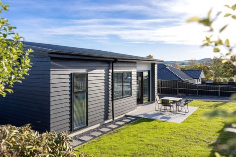 Photo of property in 4a Chatham Street, Waihola, Milton, 9073